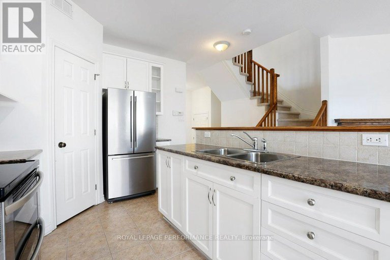 29648460/203-bradwell-way/blossom-parkkemp-parkfindlay-creek/ottawa/ontario/K1T4J4_10