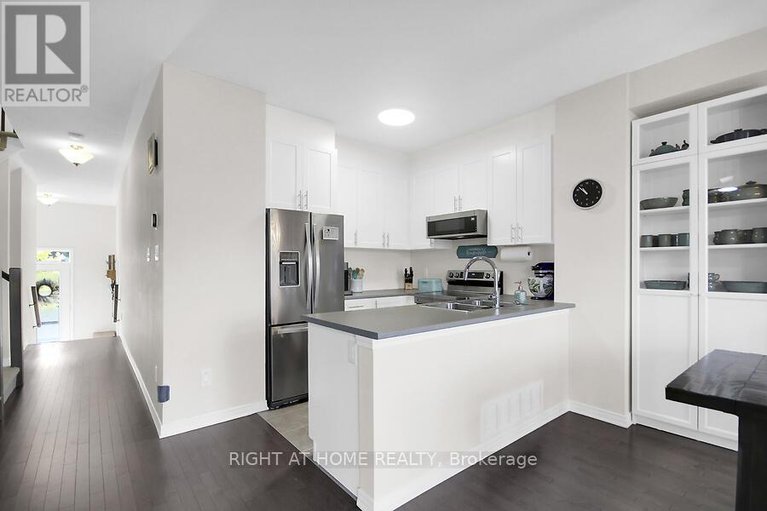 28850984/507-radiant-private/emerald-meadowstrailwest/ottawa/ontario/K2M0M9_17