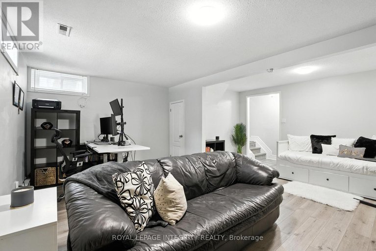28545916/1760-lafrance-drive/queenswood-heights-south/ottawa/ontario/K1E2H2_23