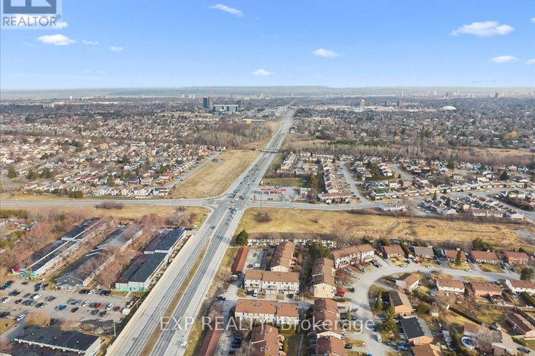 29599647/d-284-dalehurst-drive/tanglewood/ottawa/ontario/K2G4J5_32