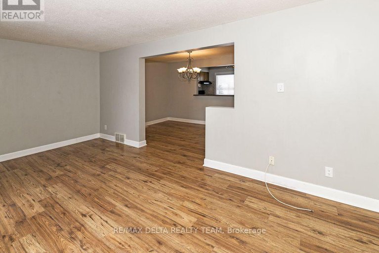 28521116/3024-fairlea-crescent/heron-gateindustrial-park/ottawa/ontario/K1V8T7_16