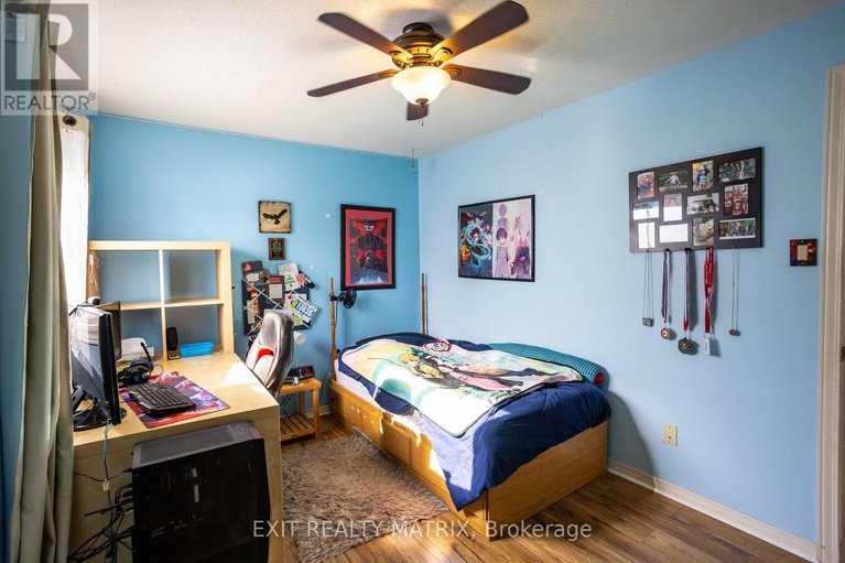 29422357/1879-rosewind-court/chapel-hill/ottawa/ontario/K1C7E3_29