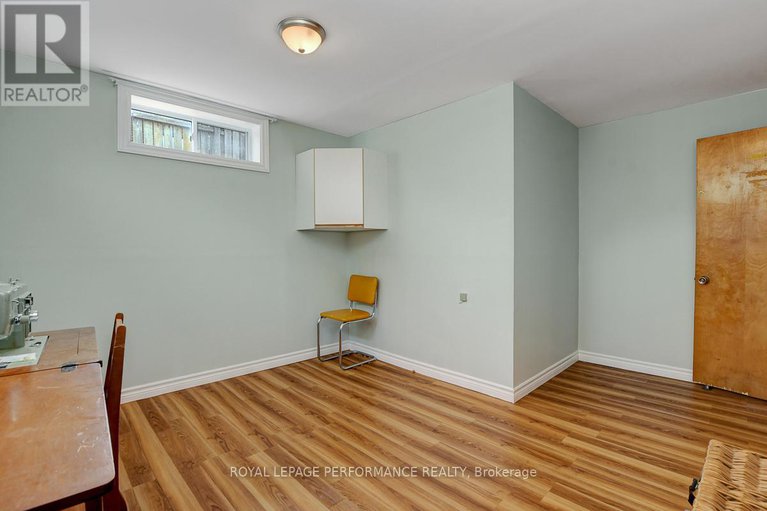 28697255/617-gardenvale-road/castle-heightsrideau-high/ottawa/ontario/K1K1E5_33