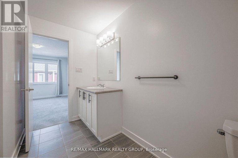 28996957/6357-perth-street/btwn-franktown-rd-fallowfield-rd/ottawa/ontario/K0A2Z0_26