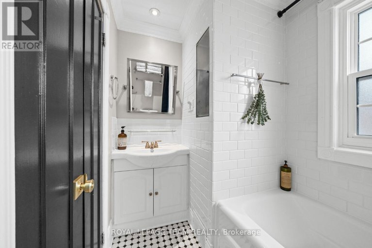 29603335/529-mcleod-street/ottawa-centre/ottawa/ontario/K1R5P9_27