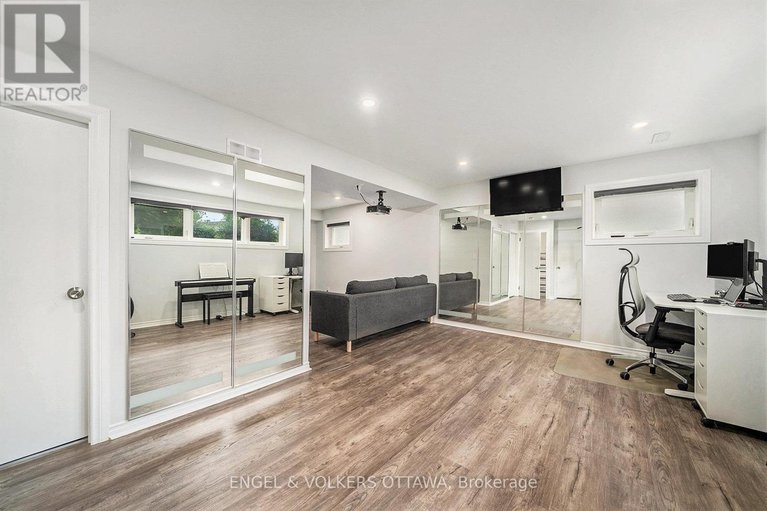 28574224/1841-lorraine-avenue/urbandale-acres/ottawa/ontario/K1H6Z7_23