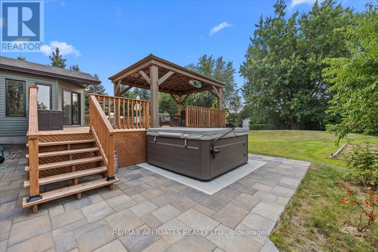 28731619/3-longtin-street/clarencerockland-twp/clarence-rockland/ontario/K0A1E0_9