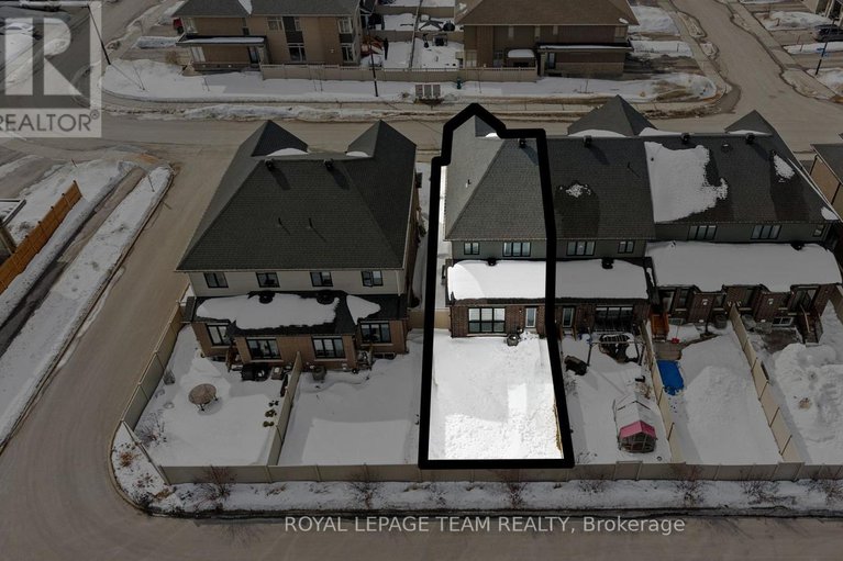 29445575/143-avro-circle/cfb-rockcliffe-and-area/ottawa/ontario/K1K4K7_45