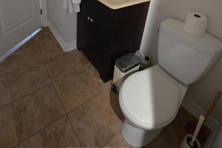 29057967/107-1490-heron-road/heron-gate/ottawa/ontario/K1V6A5_16