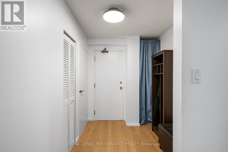 28689144/501-110-forward-avenue/mechanicsville/ottawa/ontario/K1Y4S9_9