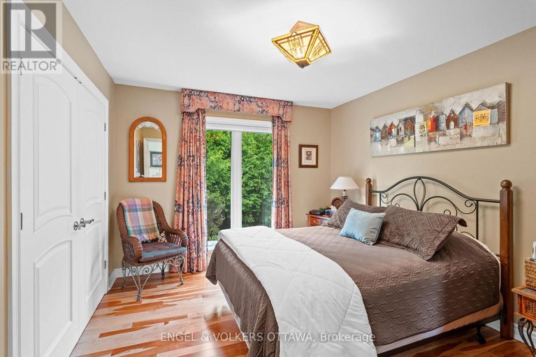 28485285/24-doris-avenue/blossom-parkkemp-parkfindlay-creek/ottawa/ontario/K1T3W8_26