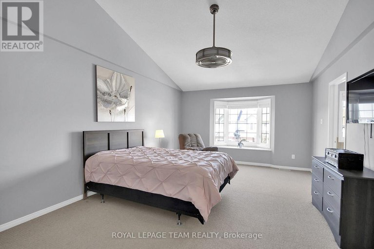 28414500/214-cityview-crescent/springridgeeast-village/ottawa/ontario/K4A0T9_17