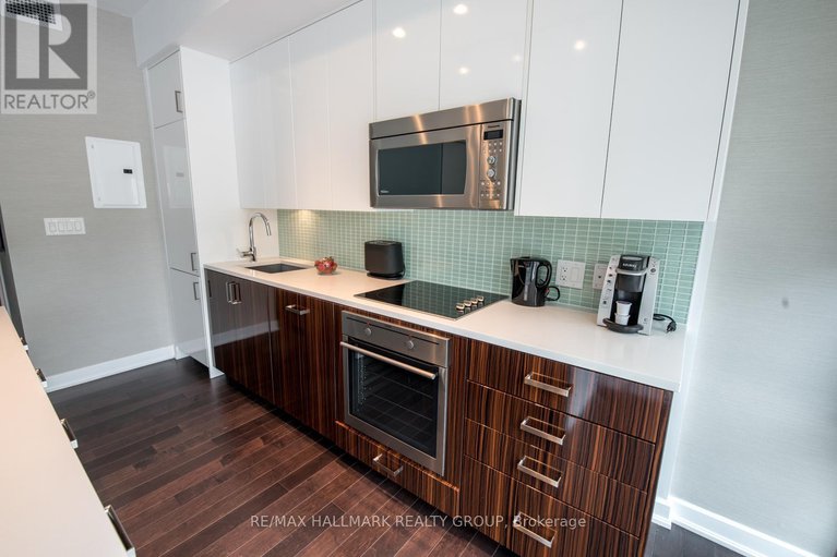 29312743/213-300-lisgar-street/ottawa-centre/ottawa/ontario/K2P0E2_14