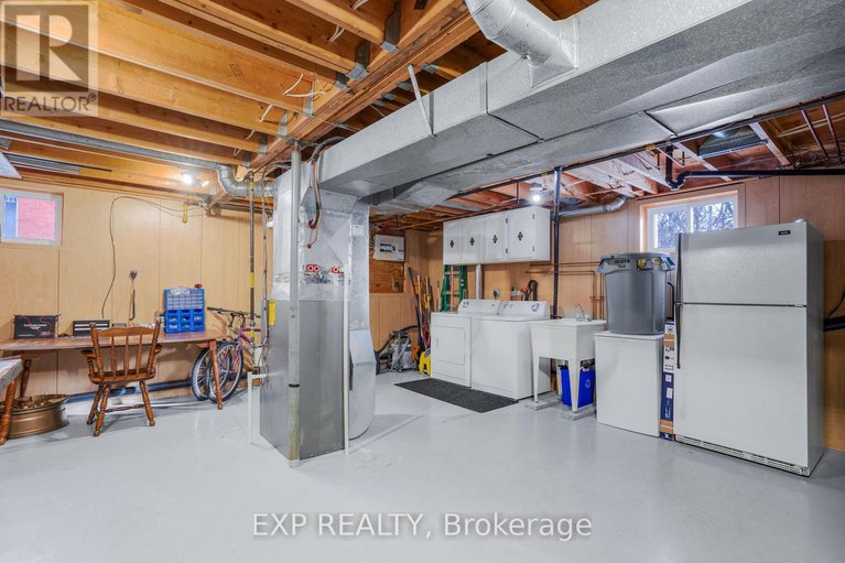 29139748/133-high-street/vankleek-hill/champlain/ontario/K0B1R0_23