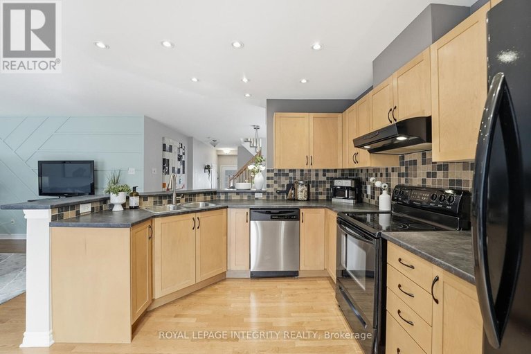 29620531/208-aquilo-crescent/stittsville-north/ottawa/ontario/K2S0L8_14