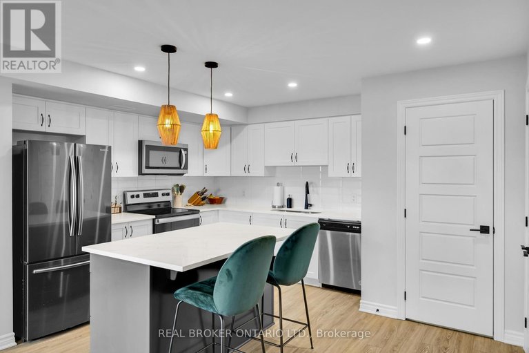 29642314/405-pilot-private/emerald-meadowstrailwest/ottawa/ontario/K2V0S3_9