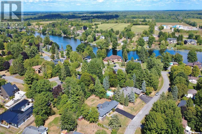 29003460/1079-christopher-drive/manotick-long-island-nicholls-island/ottawa/ontario/K4M1J2_45