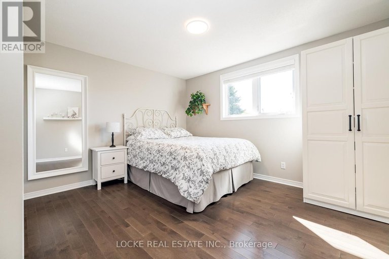 28873478/1668-sansonnet-street/mer-bleuebradley-estatesanderson-park/ottawa/ontario/K1C5Y6_29