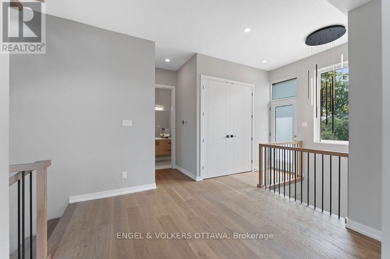 29426173/261-dovercourt-avenue/westborohampton-park/ottawa/ontario/K1Z5P5_17