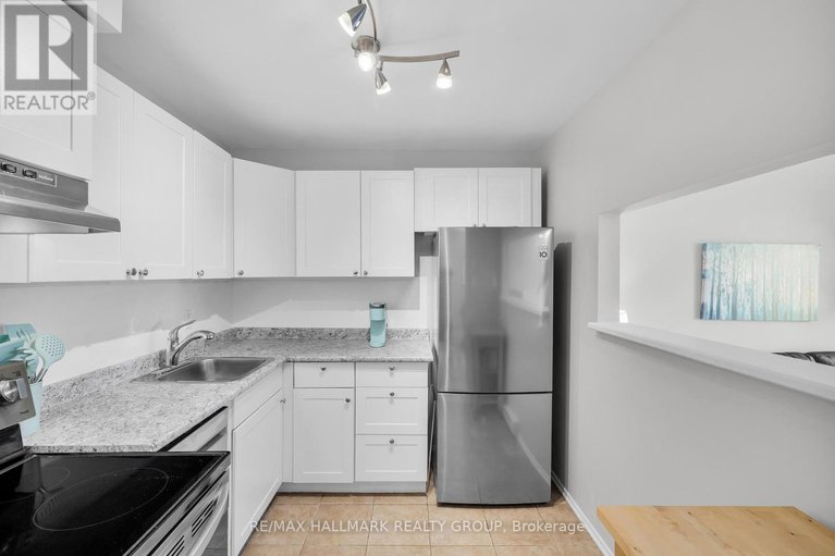 28720847/c-19-banner-road/sheahan-estatestrend-village/ottawa/ontario/K2H8T3_18