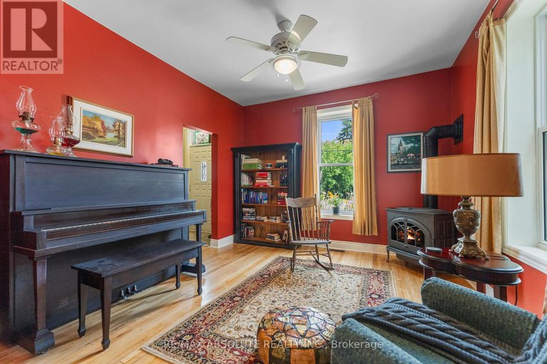28590613/8-river-road/mcnabbraeside-twps/mcnabbraeside/ontario/K7S1R3_11