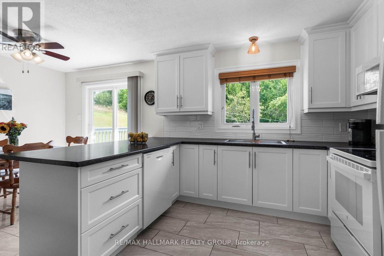 28782422/1754-labonte-street/clarencerockland-twp/clarence-rockland/ontario/K0A1N0_11