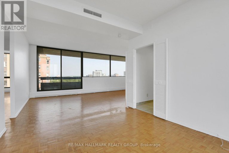 28666864/9a-400-laurier-avenue-e/sandy-hill/ottawa/ontario/K1N8Y2_15