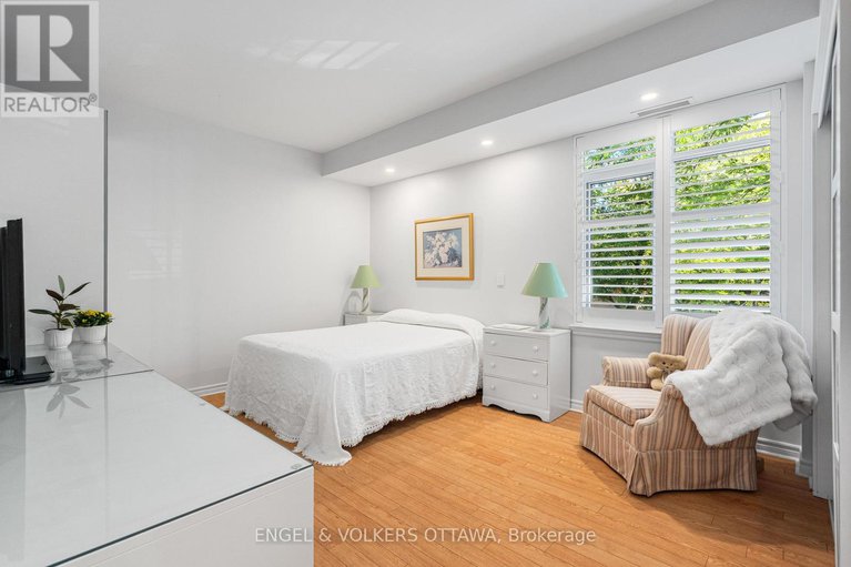 28851368/206-205-bolton-street/lower-townbyward-market/ottawa/ontario/K1N1K7_23