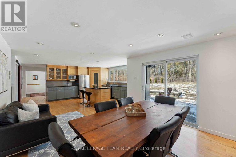 28492503/9-burnbank-street/grenfell-glen/ottawa/ontario/K2G0H2_13