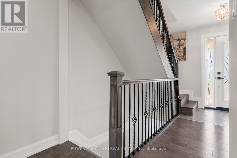 28389026/2714-hickson-crescent/redwood-park/ottawa/ontario/K2H6Y6_28