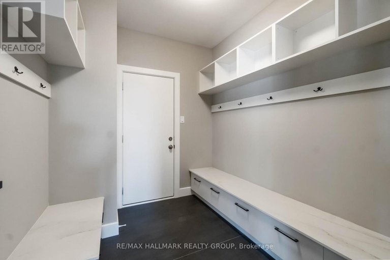 28546575/110-theberge-private/meadowlandsst-claire-gardens/ottawa/ontario/K2G4T1_4