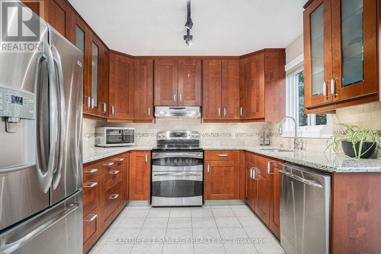 29030670/1665-champneuf-drive/chateauneuf/ottawa/ontario/K1C4V3_11