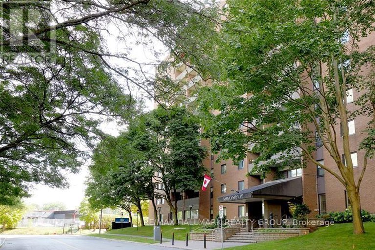28713988/315-1100-ambleside-drive/woodroffe/ottawa/ontario/K2B8G6_1