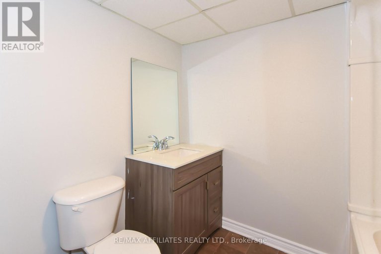 28479227/1980-scully-way-s/fallingbrookgardenway-south/ottawa/ontario/K4A4H2_21