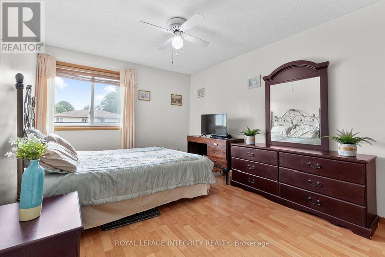 28715418/1499-goth-avenue/sawmill-creektimbermill/ottawa/ontario/K1T1E3_18