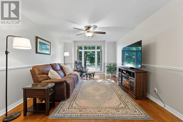 28843559/6-candow-crescent/stittsville-north/ottawa/ontario/K2S1K7_8