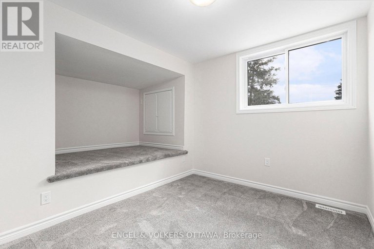 28939976/123-tripp-crescent/pheasant-run/ottawa/ontario/K2J1M5_29