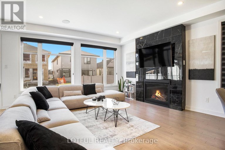 29475387/522-ascender-avenue/mer-bleuebradley-estatesanderson-park/ottawa/ontario/K1W0R6_4