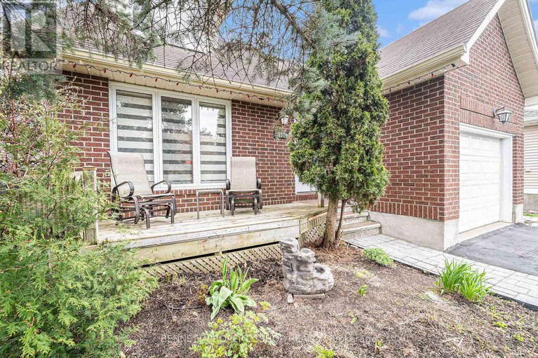 28315762/437-rougemount-crescent/fallingbrookgardenway-south/ottawa/ontario/K4A2Z1_2