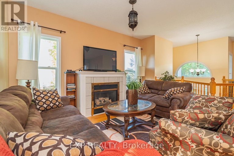 28624548/1567-rumford-drive/fallingbrookpineridge/ottawa/ontario/K4A4C1_5