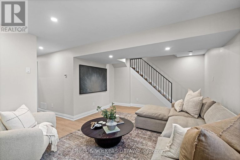 27914268/51-ross-avenue/ottawa-west/ottawa/ontario/K1Y0N4_31