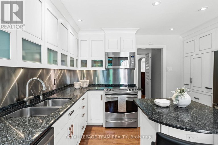 28653090/603-edison-avenue/mckellarhighland/ottawa/ontario/K2A1V6_16