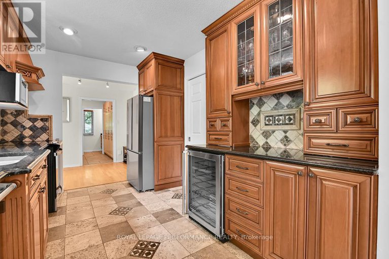28619825/2057-clark-road/clarencerockland-twp/clarence-rockland/ontario/K4K1K7_10