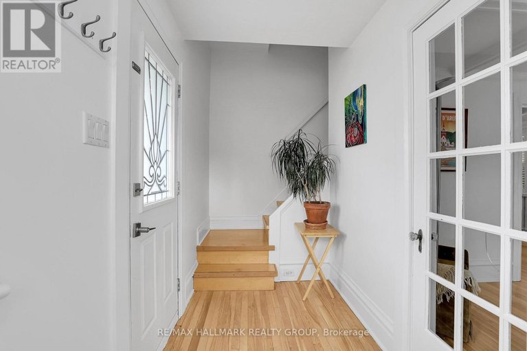 29565294/105-queen-mary-street/overbrookcastle-heights/ottawa/ontario/K1K1X4_6