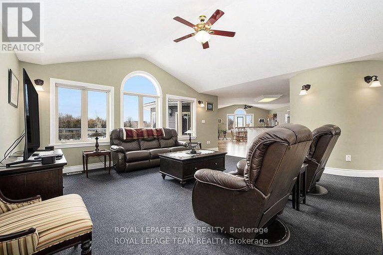 29238669/2124-cty-rd-18-road-s/north-grenville-twp-kemptville-south/north-grenville/ontario/K0G1J0_11