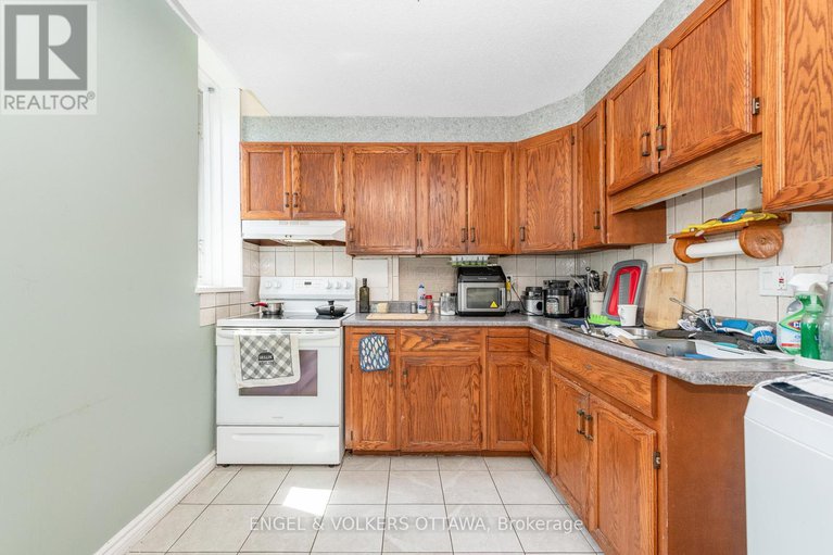 28339267/8-1356-meadowlands-drive-e/borden-farmstewart-farmcarleton-heightsparkwood-hills/ottawa/ontario/K2E6K6_14