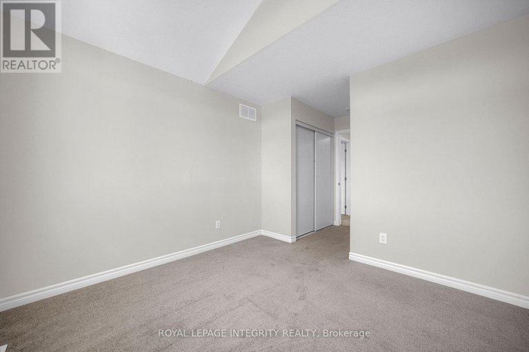 29029578/215-merak-way/half-moon-bay/ottawa/ontario/K2J6N7_25