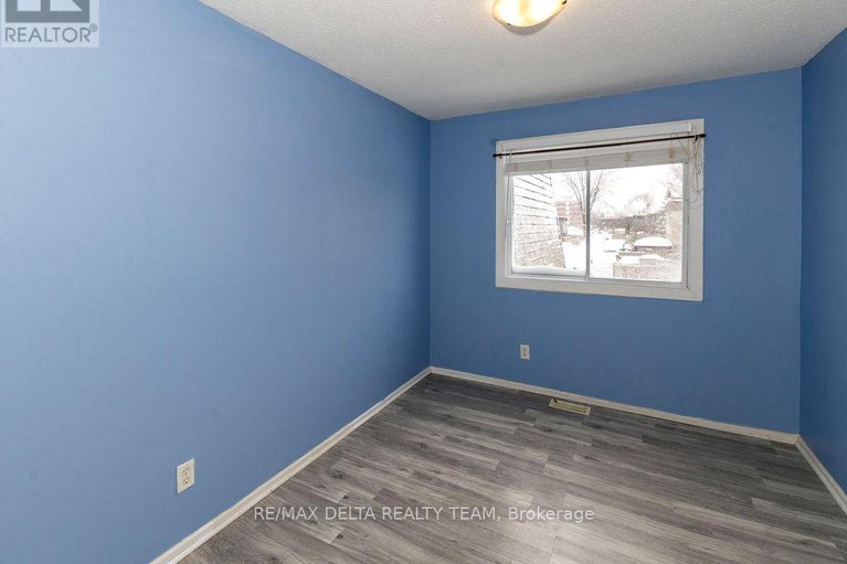 28521116/3024-fairlea-crescent/heron-gateindustrial-park/ottawa/ontario/K1V8T7_18