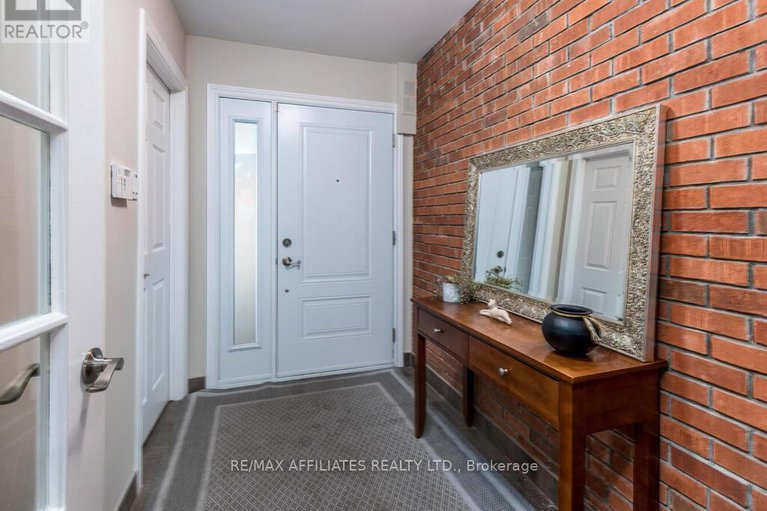 28968383/203-booth-street/west-centre-town/ottawa/ontario/K1R7V4_4