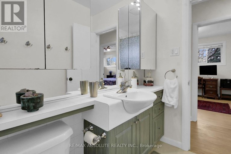 29679102/731-dovercourt-avenue/mckellarhighland/ottawa/ontario/K2A0W9_22